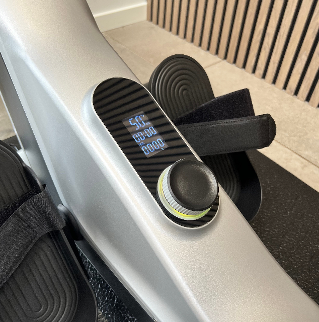 Romaskine RowFlex Vision med skærm holder og 2,5" LCD-skærm